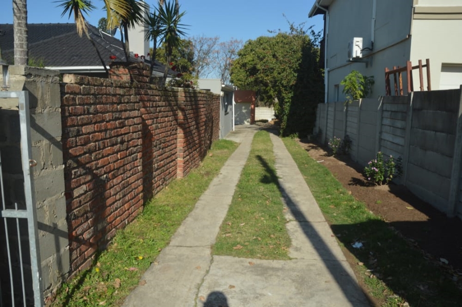 To Let 4 Bedroom Property for Rent in Beacon Bay Eastern Cape